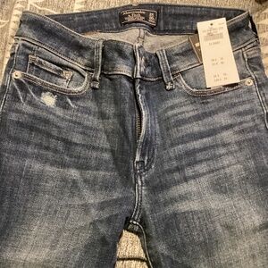 NWT Abercrombie and Fitchburg jeans.  Harper 24 short